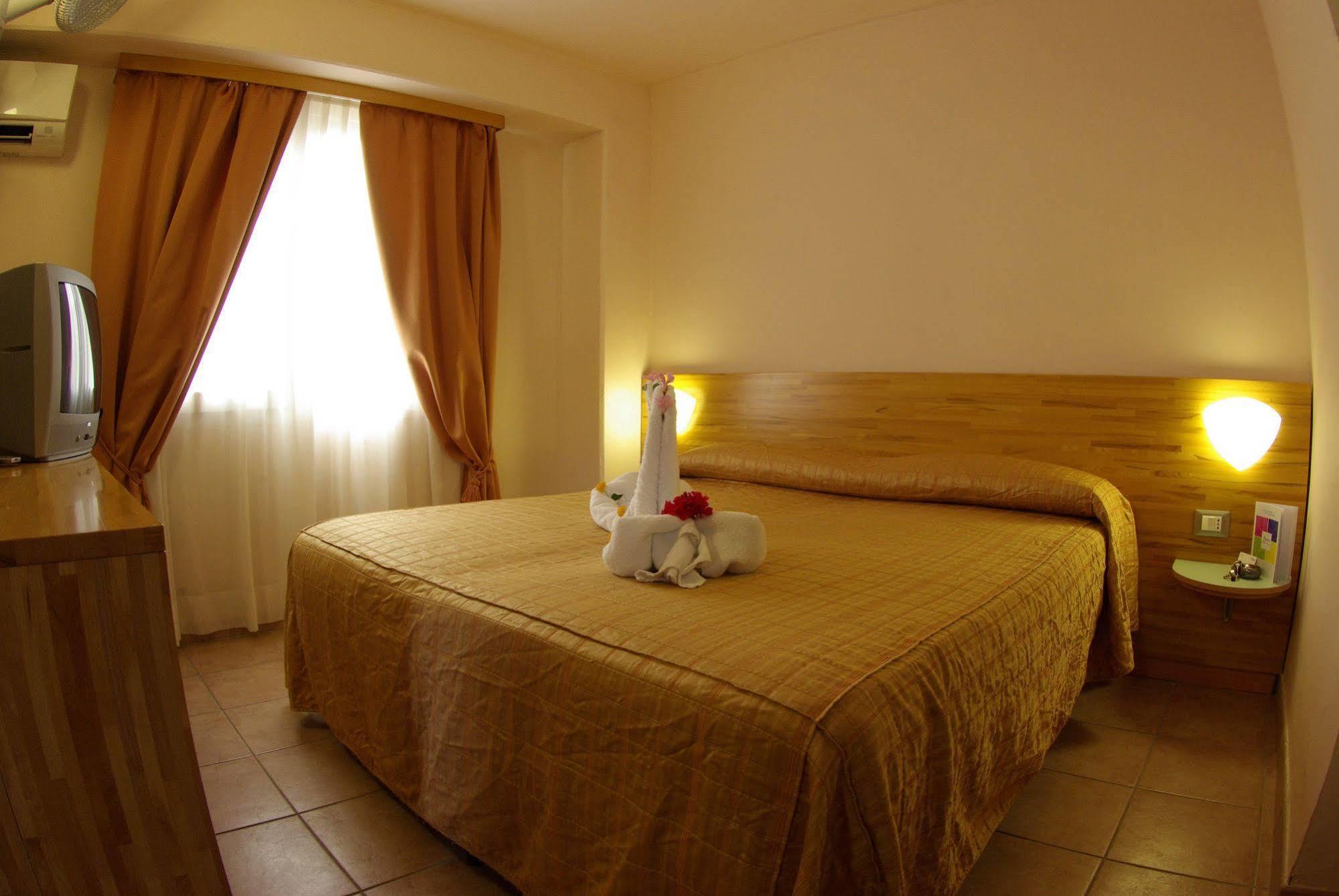 Villaggio Albatros Resort เลซีนา ภายนอก รูปภาพ