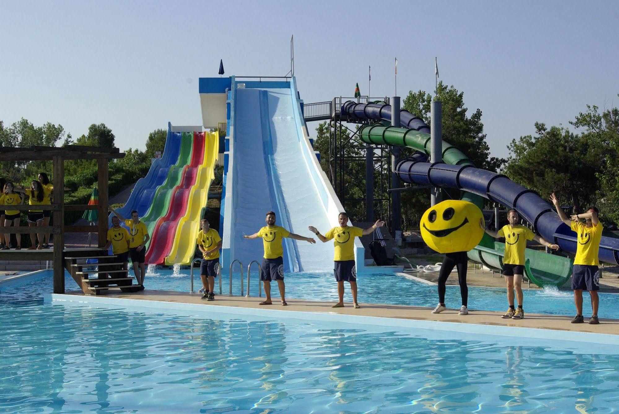 Villaggio Albatros Resort เลซีนา ภายนอก รูปภาพ